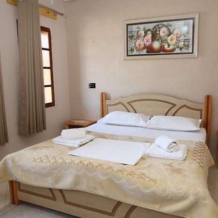 Guest House Lion Berat Esterno foto